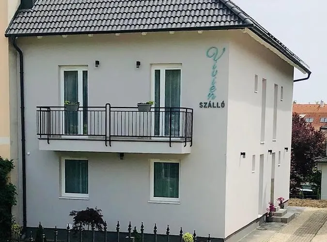 Vivien Szallo Bed & Breakfast